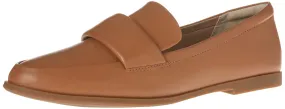 Amazon Essentials Women's Soft Moc Toe Loafer, Camel, 9