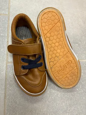 Cat & Jack Sz 10 Brown Shoes Velcro Strap - size Shoes:      10 & 10.5 (Little Kid)