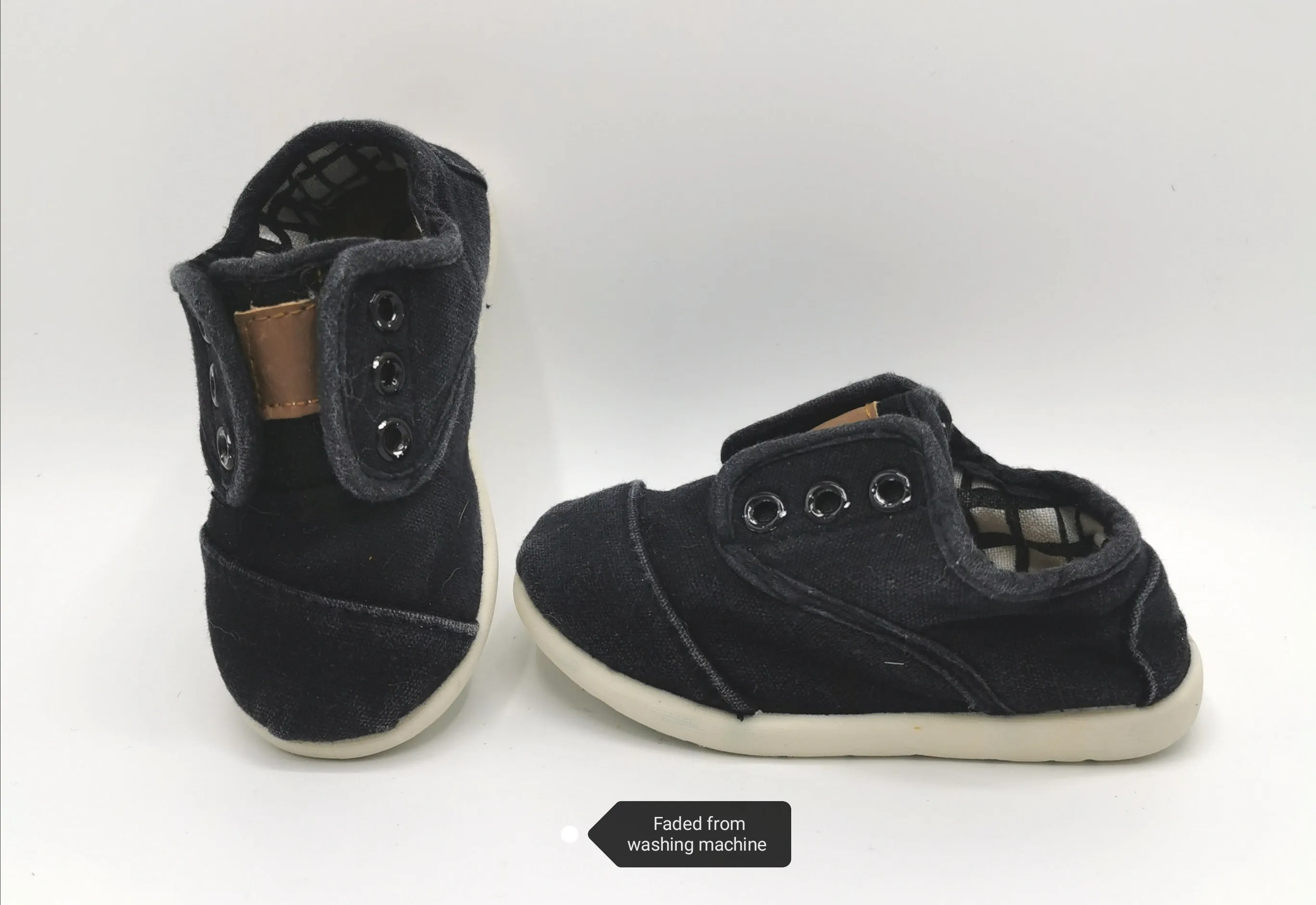 GIRL SIZE 3/4 TODDLER  - BLACK SLIP ON SHOES GUC