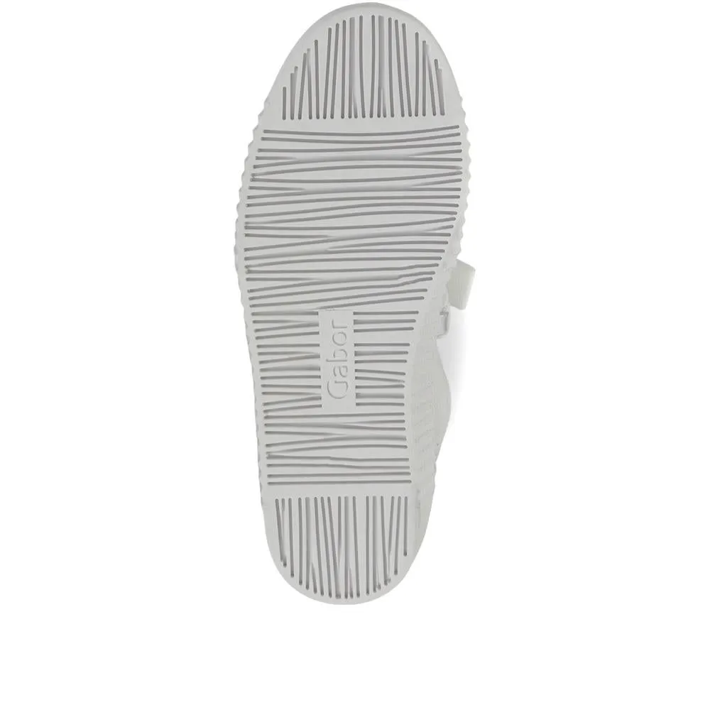 Lace-Up Low-Cut Sneakers / 319 497