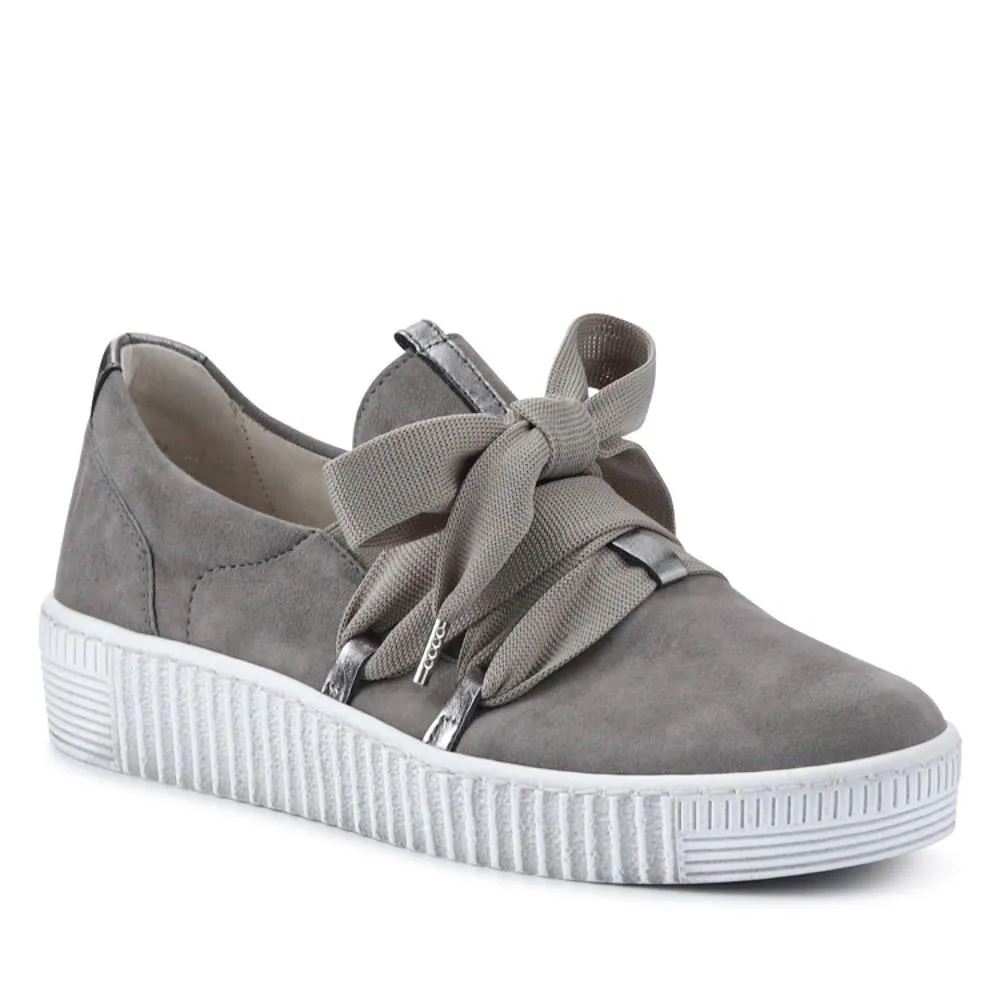 Lace-Up Low-Cut Sneakers / 319 497