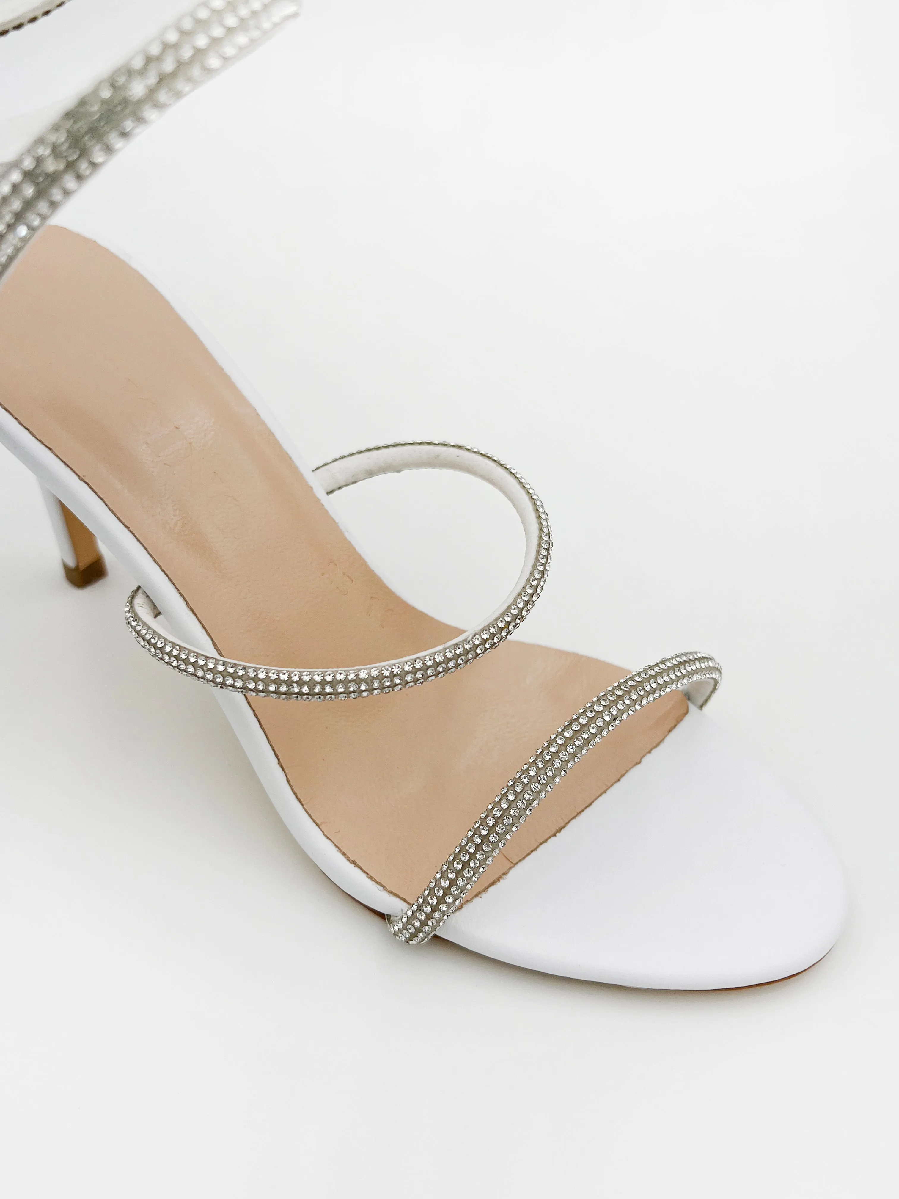 MEDIUM HEELED SANDALS IN WHITE