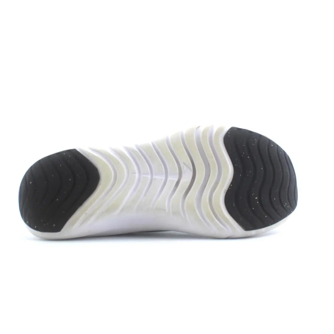 NIKE  FLEX PLUS YOUTH 6Y