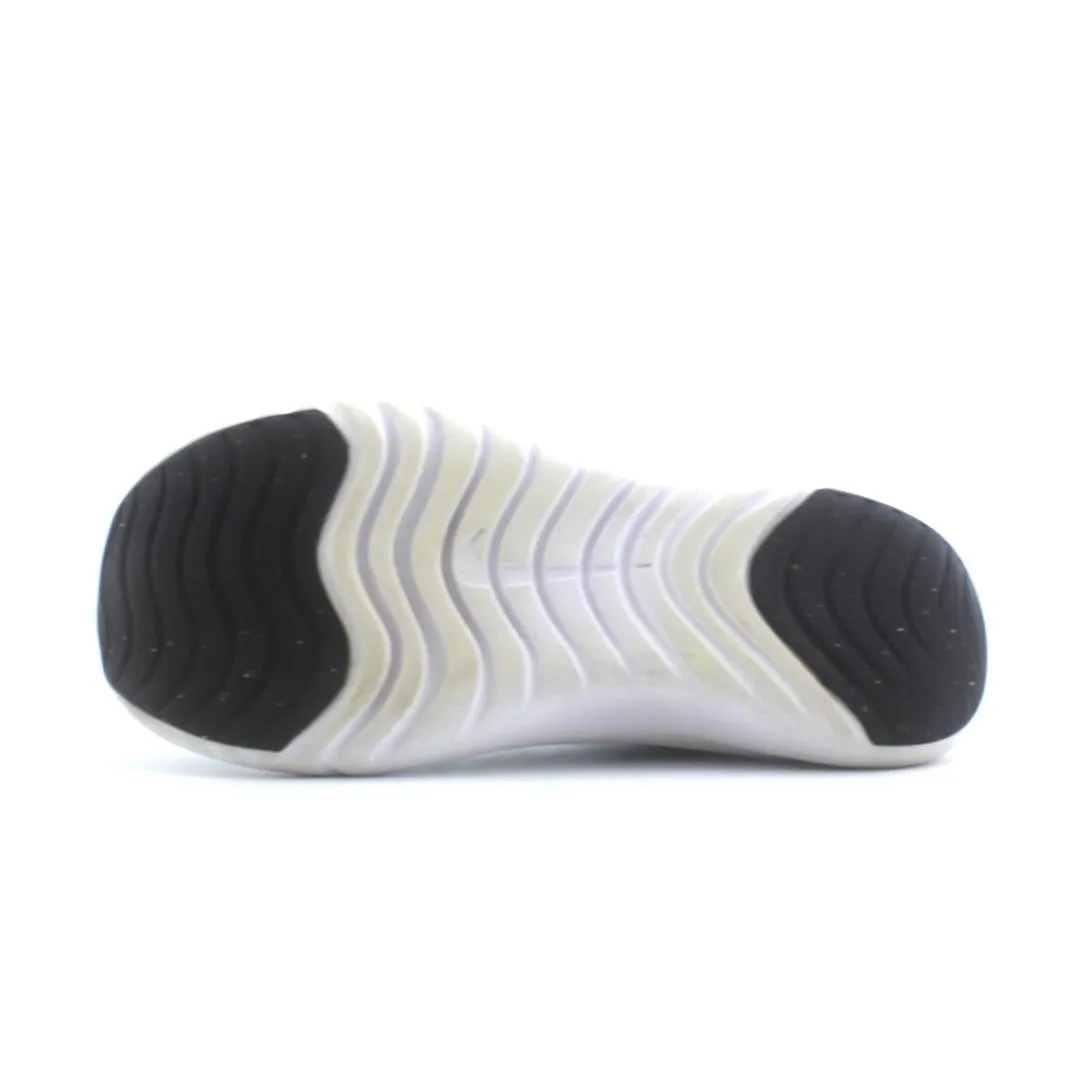 NIKE  FLEX PLUS YOUTH 6Y