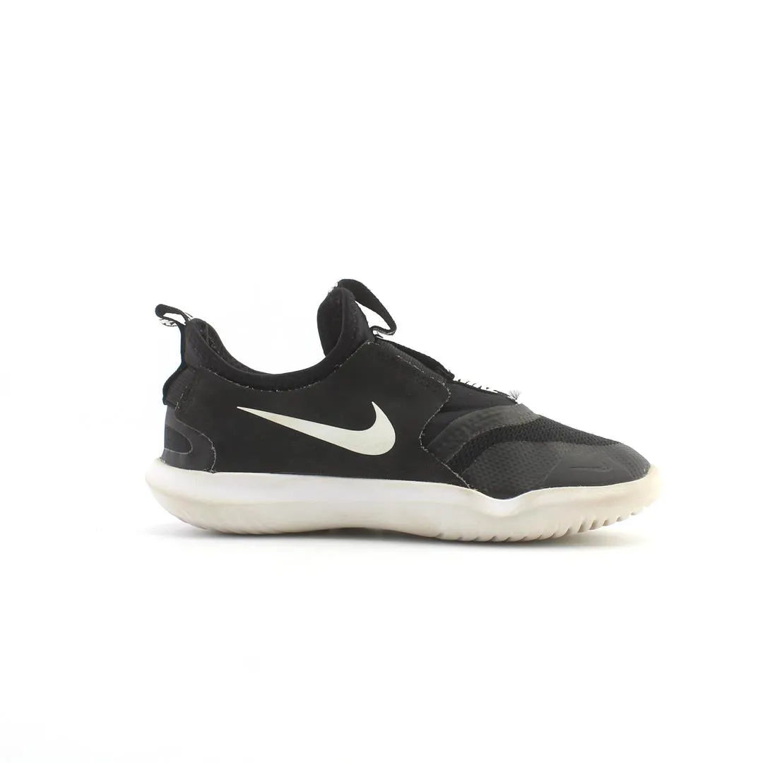 NIKE FLEX RUNNER.